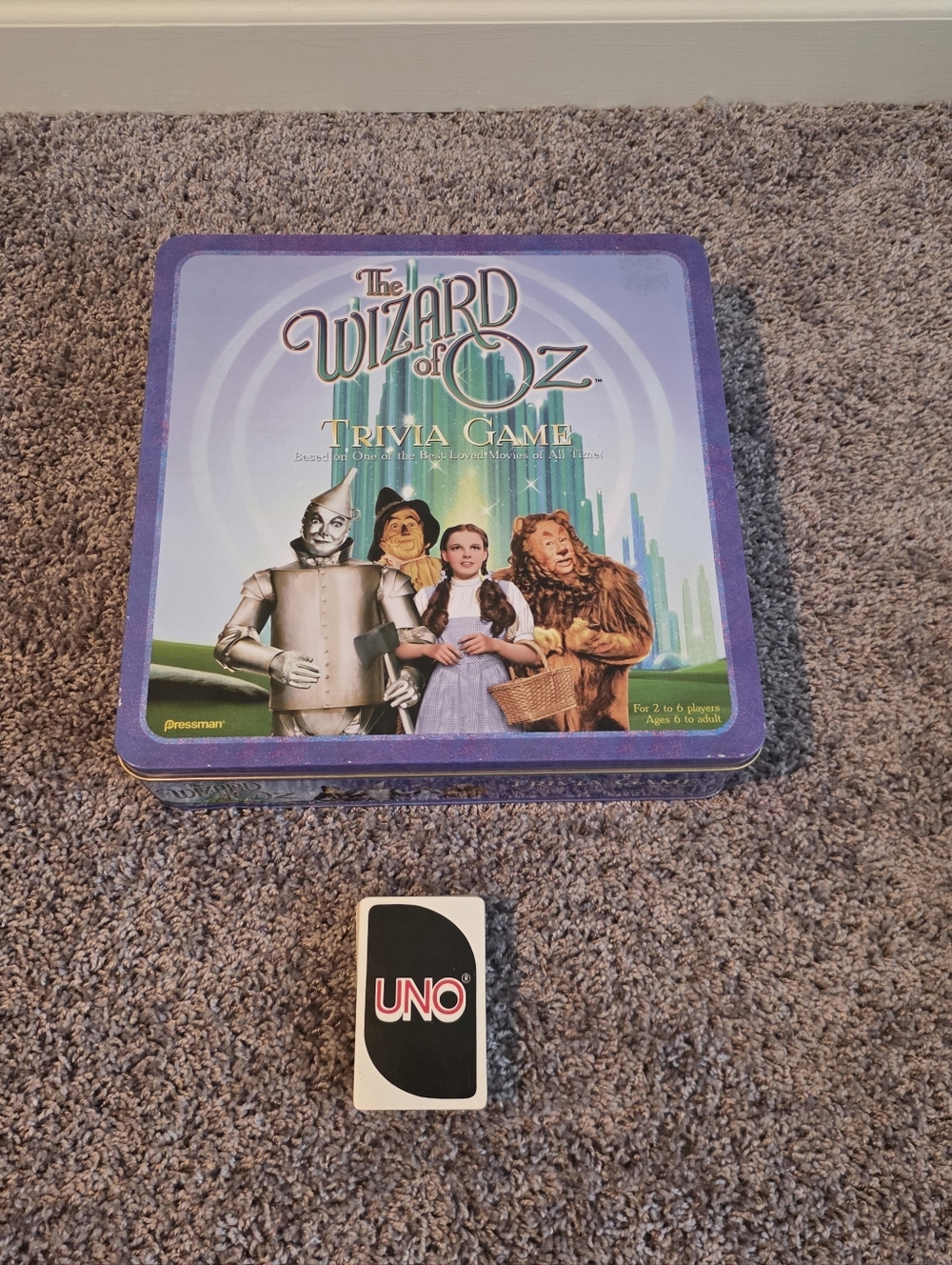 Wizard Of Oz Trivia Game (1999) Pressman games + Uno